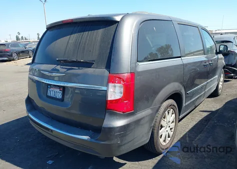 2015 Chrysler Town & Country Touring z USA, uszkodzony, nr VIN 2C4RC1BG9FR563125